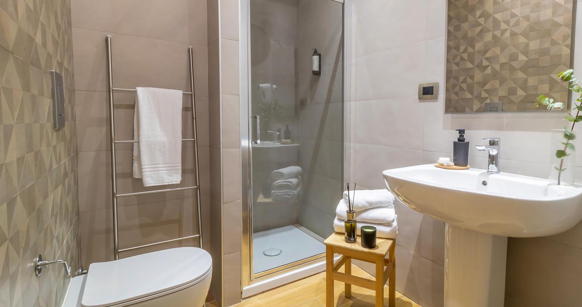 Musto Suites & Rooms Наполи Екстериор снимка