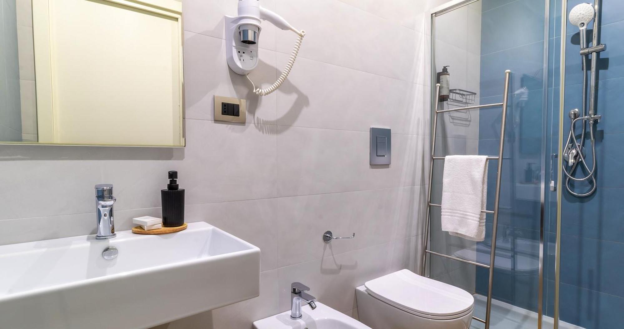 Musto Suites & Rooms Наполи Екстериор снимка