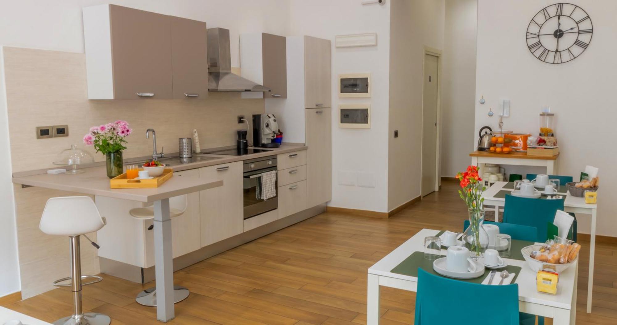 Musto Suites & Rooms Наполи Екстериор снимка